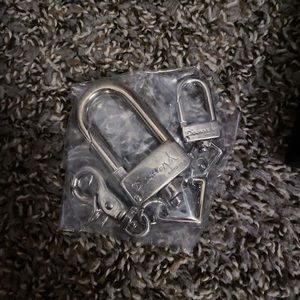 Diamond Supply Co Silver U Lock, Keychain And Box  🔒